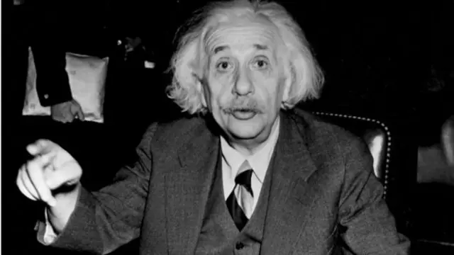 ஐன்ஸ்டீன்