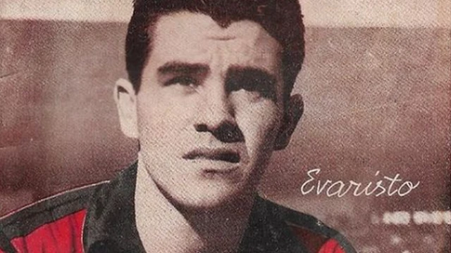 Evaristo, pictured as a Flamengo player in the 1950s
