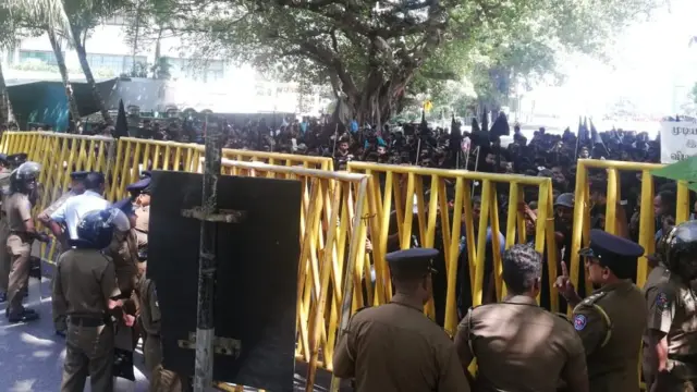 தோட்டத் தொழிலாளர் போராட்டம்.