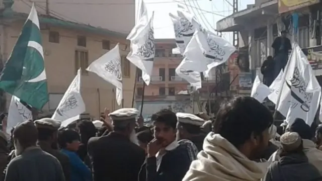 په پاکستان کې دننه بیا له افغانستانه د شوروي ځواکونو له وتلو او په افغانستان کې د جهادي تنظیمونو د خپلمنځي جګړو پر مهال مشهور شو.