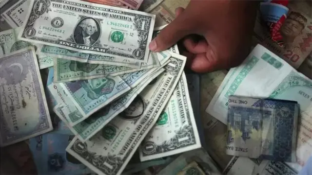 ڈالر، اسحاق ڈار