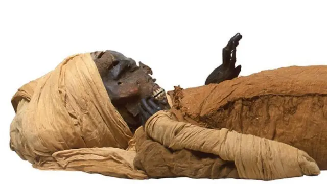 صورة لمومياء الملك سقنن رع