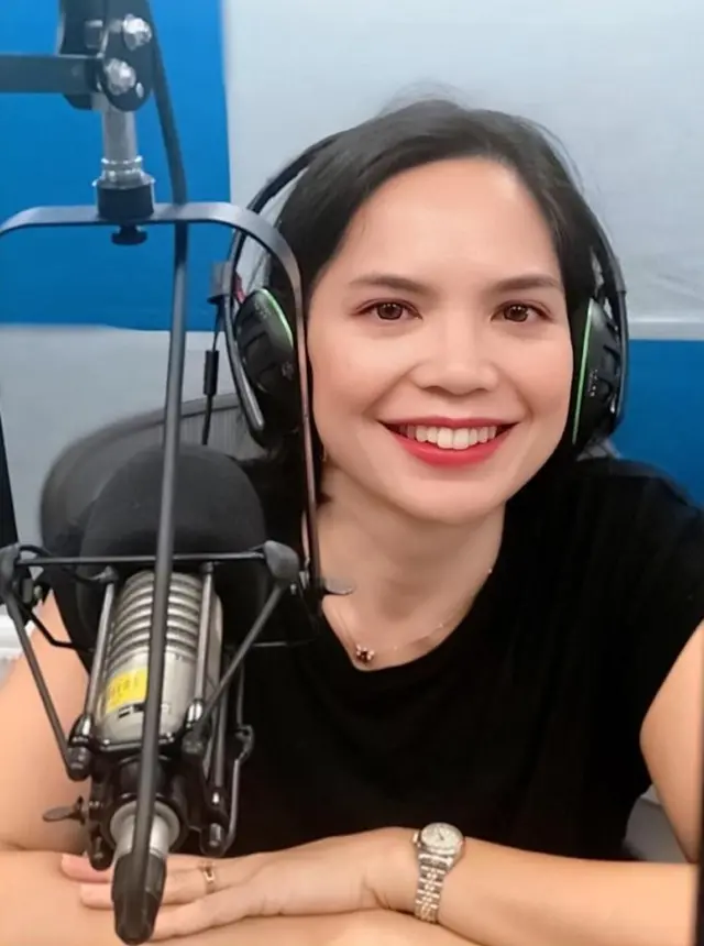 perempuan, Intania Fajar, Janda Becanda