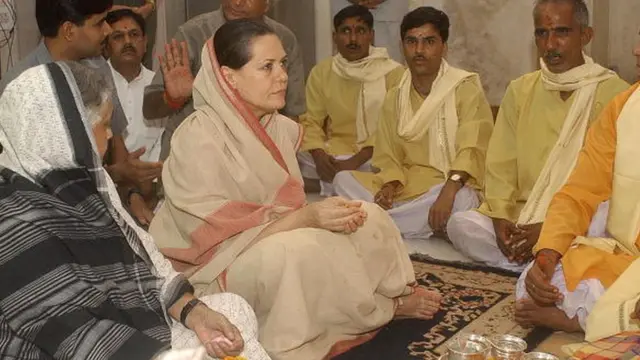 શીલા દિક્ષીત સાથે સોનિયા ગાંધી