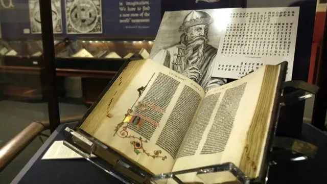 Imwe muri Bibiliya za mbere zacapwe na Gutenberg ikiri mu ziboneka ku isi ubu