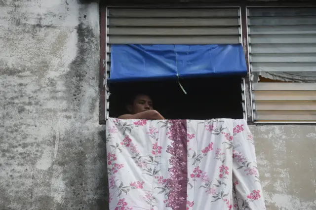 หอพักแรงงานข้ามชาติภายในตลาดกลางกุ้ง มหาชัย ก่อนการปิดกั้นพื้นที่ เมื่อวันที่ 18 ธ.ค.