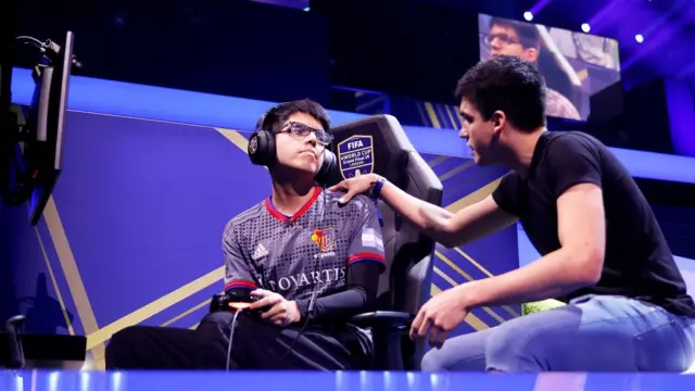 Pelatih dalam eSports Fifa