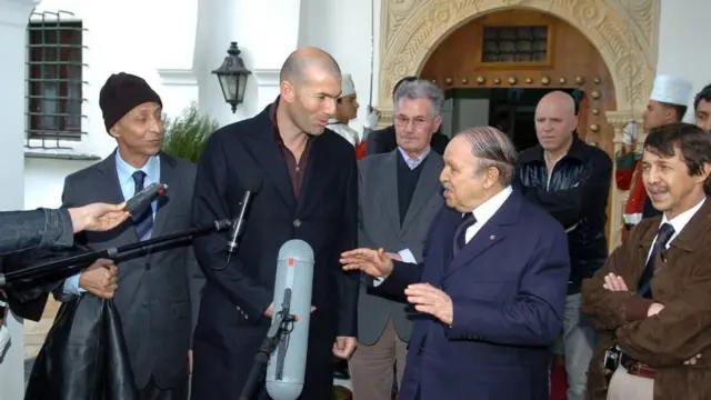 سعيد بوتفليقة والرئيس وزيج الدين زيدان