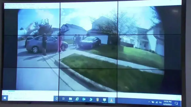 لكاميرا المثبتة على جسم الشرطي تظهر لحظة وصوله إلى مسرح الشجار الذي تم الإبلاغ عنه.