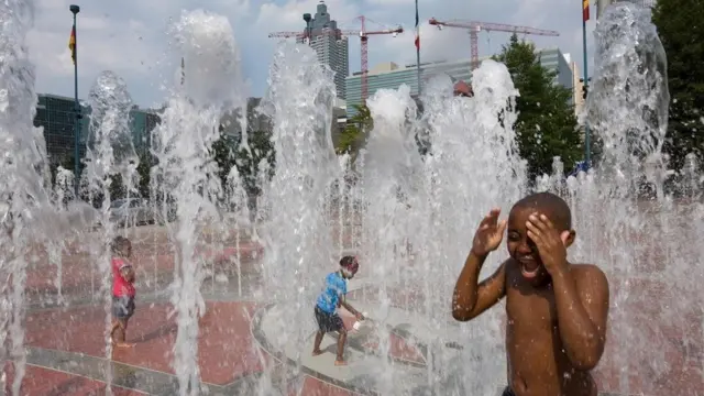 صغار السن والمسنون أكثر تأثرا بأضرار موجات ارتفاع درجات الحرارة