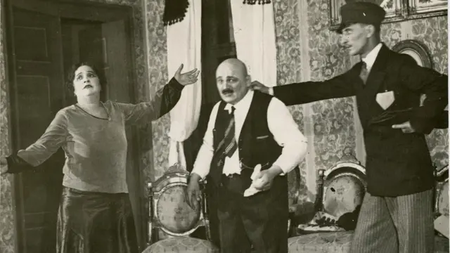 Predstava Gospođa ministarka" iz 1929. godine.