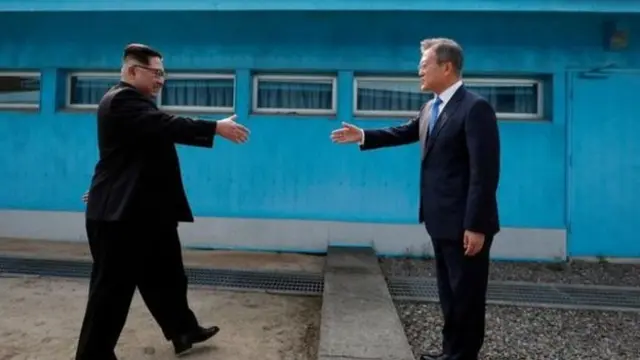 Ким Чен Ын 1953-жылы Корей согушу токтогондон бери Түштүк Кореяга өткөн биринчи КЭДР лидери болуп калды