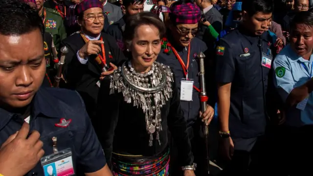 ၂၀၁၉ ခုနှစ် ကချင်ပြည်နယ်နေ့အခမ်းအနားကို တက်ရောက်လာတဲ့ ဒေါ်အောင်ဆန်းစုကြည်