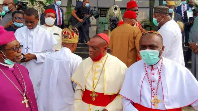 Ndị gọvanọ ọwụwa anyanwụ nakwa ndị ọnụ na-eru n'okwu n'ala Igbo