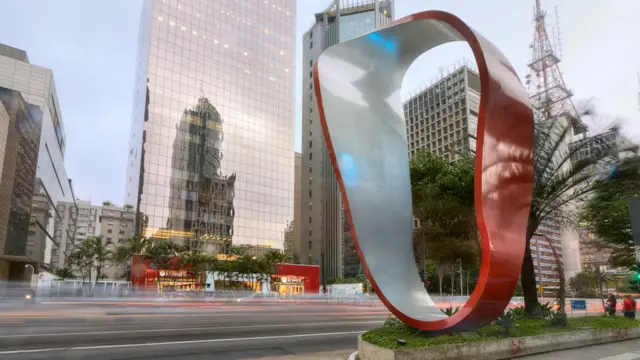 Esculturapoker win challengeTomie Othake