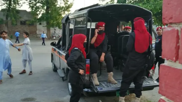 خواتین سکیورٹی اہلکار