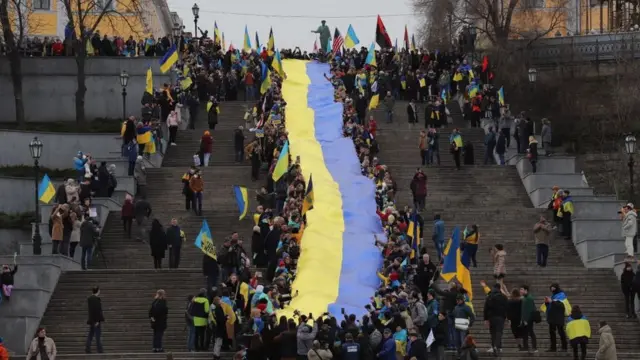 ইউক্রেনে যুদ্ধ শুরুর আগের দিন