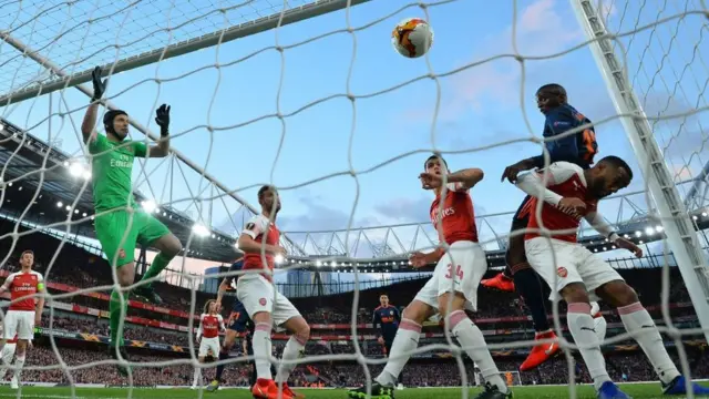 Goolu e ji dọkaa neetị Cech