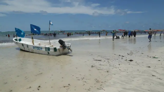 Illaa maqribka ayey gaaraan qaar ka mid ah dalxiisayaasha ku dakeeya xeebaha caasimadda Soomaaliya