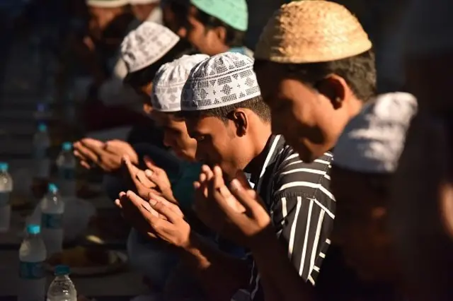 வளைகுடா நாடுகளில் ரமலான் நோன்பு வைக்காதவர்களின் நாள் எப்படிச் செல்கிறது?