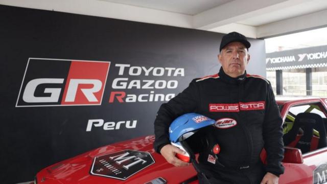 Pacho Cantt, na garagem ao ladocomo funciona o galera betseu carro