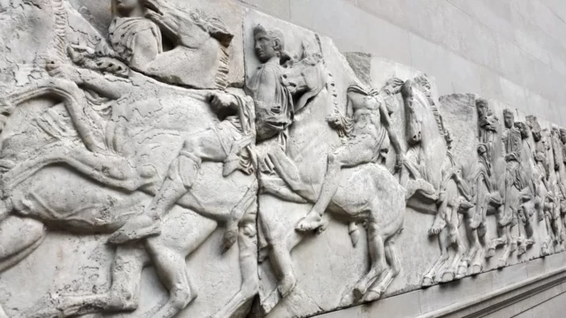 Dem remoce di Parthenon Sculptures from Greece go display am for London British Museum for di 19th Century