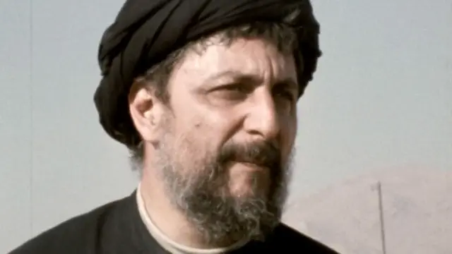 Musa al-Sadr sa bradom i crnom maramom na glavi