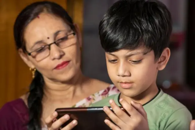 आई आणि मुलगा