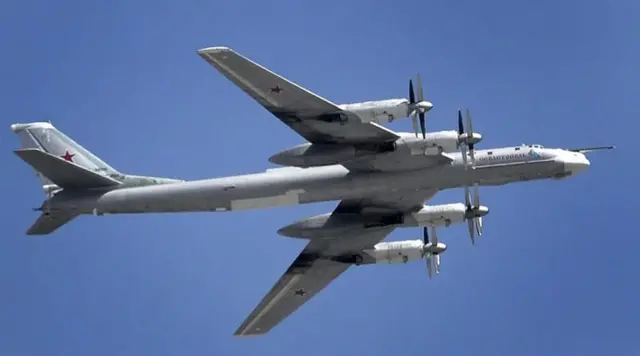Máy bay ném bom chiến lược Tu-95 của Nga nằm trong số bị bắn trúng