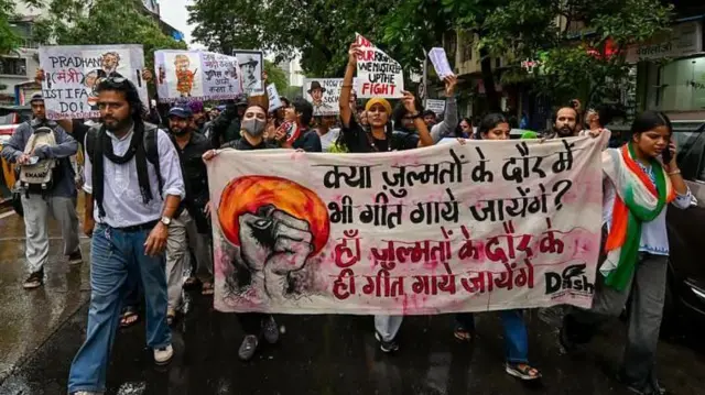 બીબીસી ગુુજરાતી જંતર-મંતર: વિદ્યાર્થી પ્રદર્શનમાં સામેલ થયેલી આ છોકરીઓને કેવા પડકારોનો સામનો કરવો પડયો?