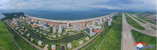 북한 원산갈마해안관광지구와 원산국제공항 활주로