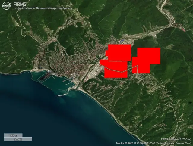 На снимке от NASA Firms виден тепловой след от предполагаемых возгораний, случившихся сегодня после атаки украинских БПЛА
