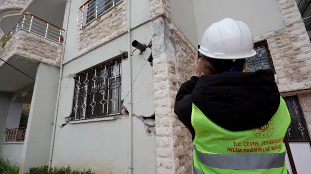 Samandağ'da hasar tespiti 