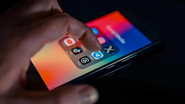 ስልክ ላይ የተጫነ መተግበሪያ