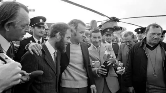 ਰੋਜਰ ਚੈਪਮੈਨ ਅਤੇ ਰੋਜਰ ਮੈਲਿਨਸਨ