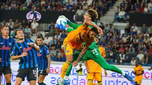 پیزا در نخستین مسابقه‌اش در سری‌آ با آتالانتا یک بر یک مساوی کرد