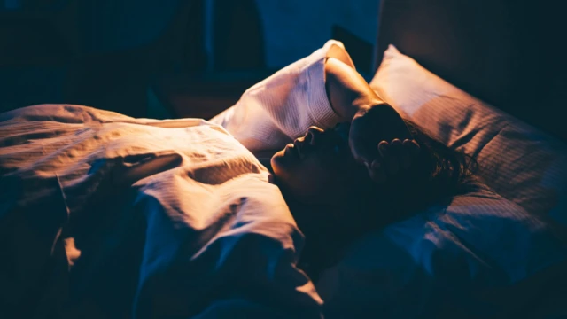 Исследования показывают, что во время полнолуния мы спим хуже