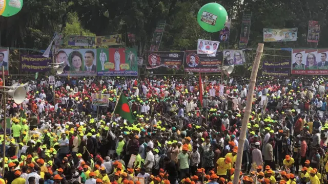 স﻿মাবেশে জন সমাগম