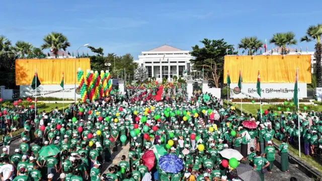 နေပြည်တော်မှာ အောက်တိုဘာ ၂၈ ရက်က ကျင်းပခဲ့တဲ့ USDP ပါတီ ဆိုင်းဘုတ်တင်ပွဲ