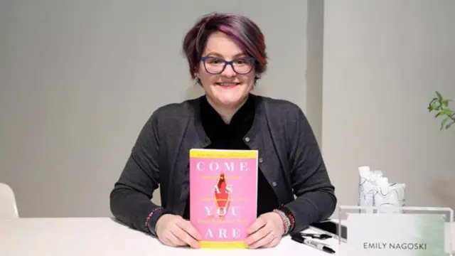 Emily Nagoski memberikan kuliah tentang kesehatan seksual perempuan 