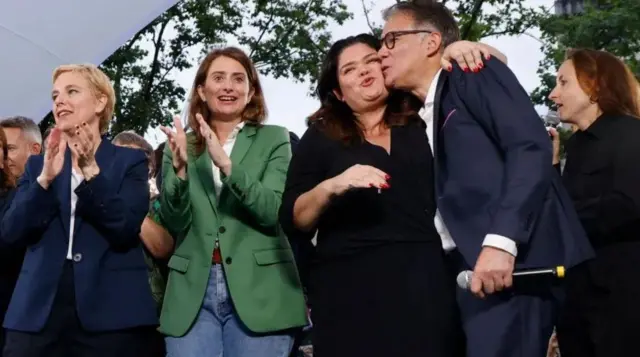 Les partis français de gauche et d'extrême gauche ont formé un nouveau Front populaire