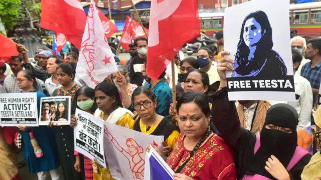 তিস্তা সেতালভাদের মুক্তির দাবিতে মুম্বাইতে বিক্ষোভ। জুন ২০২২