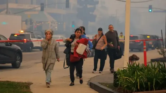 فرار مردم از خانه ها