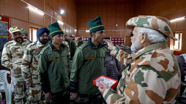 नरेंद्र मोदी 