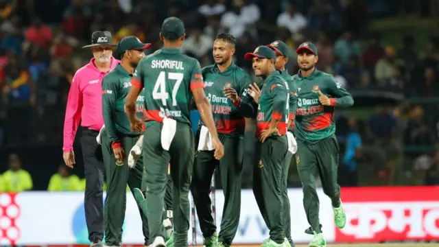 বাংলাদেশের লোয়ার অর্ডার কোন প্রতিরোধ গড়তে ব্যর্থ হচ্ছে