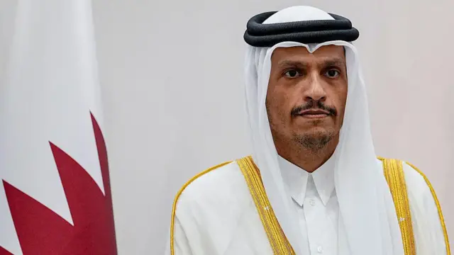 محمد بن عبدالرحمن آل ثانی، نخست‌وزیر و وزیر امور خارجه قطر، در مصاحبه‌ای در جریان جنگ، به تندی از حملات ایران به اهدافی در خاک قطر، انتقاد کرده بود