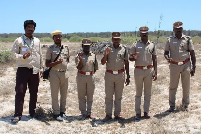 கடற்படை ஹெலிகாப்டர் மூலம் விதைப்பந்துகளை தூவும் பணி: ராமநாதபுரம் பசுமையாகுமா?