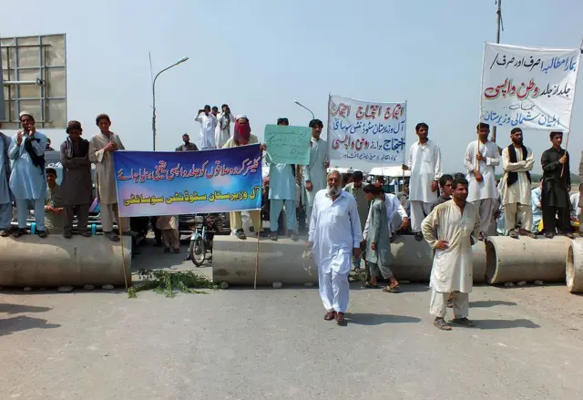  آئی ڈی پیز کا واپسی کا مطالبہ اور احتجاج