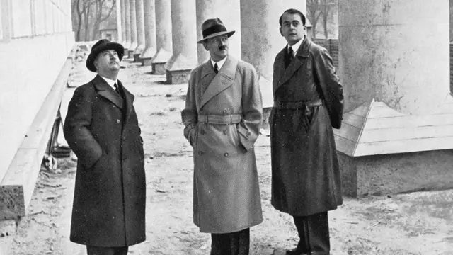 Гітлер і Шпеер відвідують будівельний майданчик Будинку мистецтв у Мюнхені