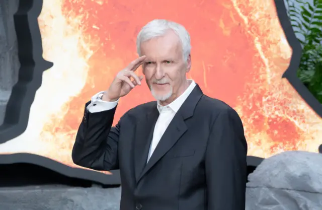 Đạo diễn James Cameron, người Canada nhưng sống lâu năm tại Mỹ, gần đây đã quyết định bán nhà ở California để đến New Zealand sinh sống lâu dài